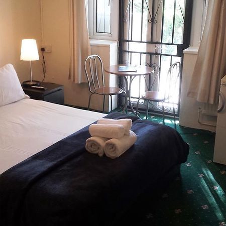 Whitechapel Rooms London Bilik gambar