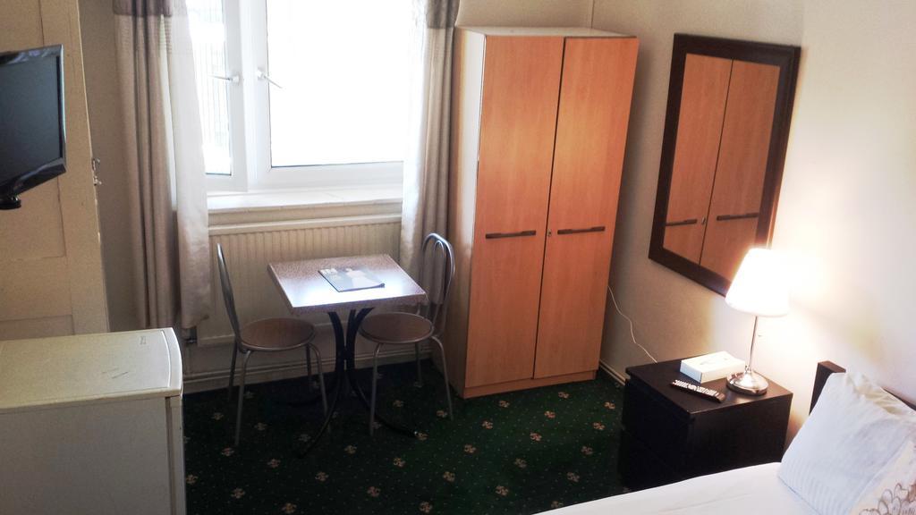 Whitechapel Rooms London Bilik gambar